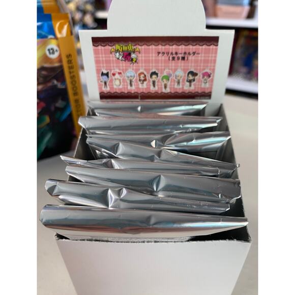 The Vampire Dies In No Time 2 Acrylic Keychain Chara Illustration - Picture 2 of 4